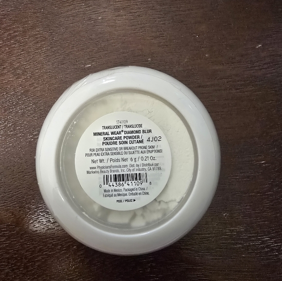 Physicians Formula Skin Care Powder - Picture 4 of 4